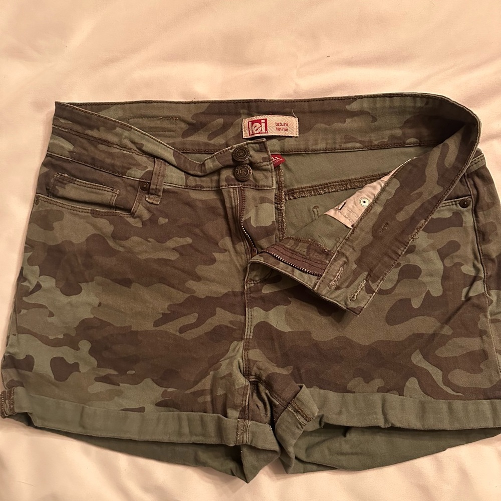 Camo jean shorts